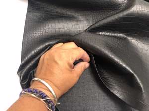 Kunst læder - smuk sort og med med fed struktur